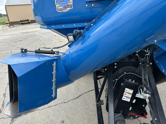 Kinze 1421 Grain Cart