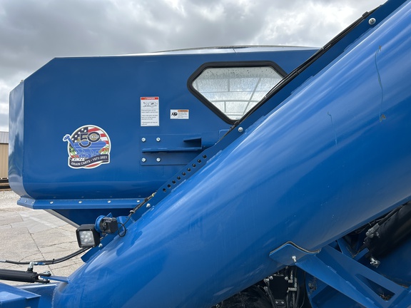 Kinze 1421 Grain Cart