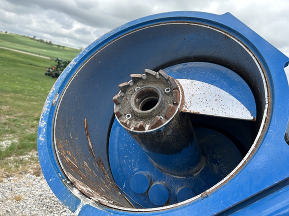 Kinze 1421 Grain Cart