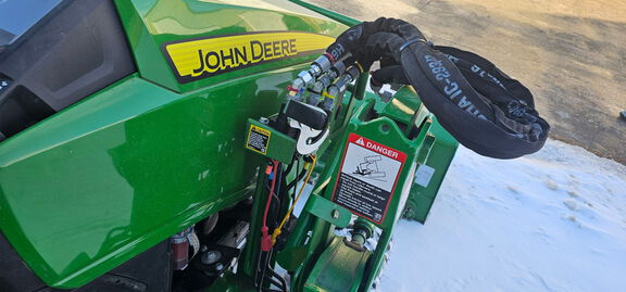2023 John Deere 1025R Tractor Compact