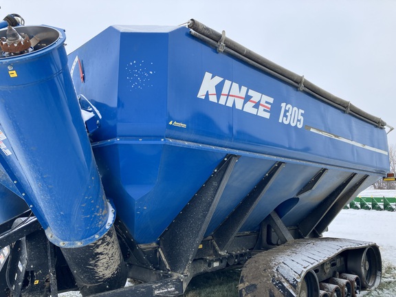 2019 Kinze 1305 Grain Cart