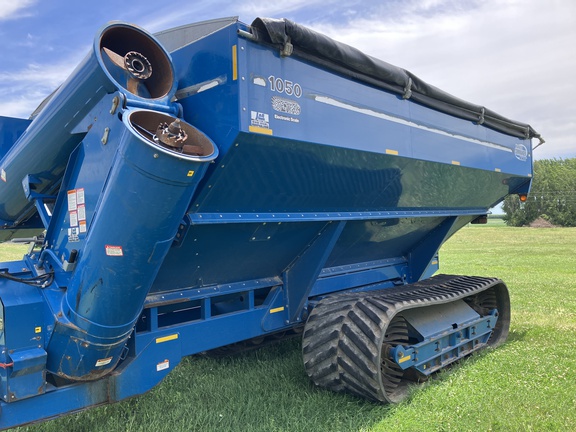 2010 Kinze 1050 Grain Cart