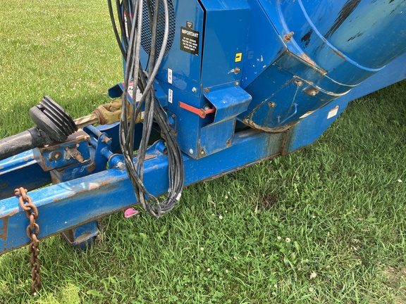 2010 Kinze 1050 Grain Cart