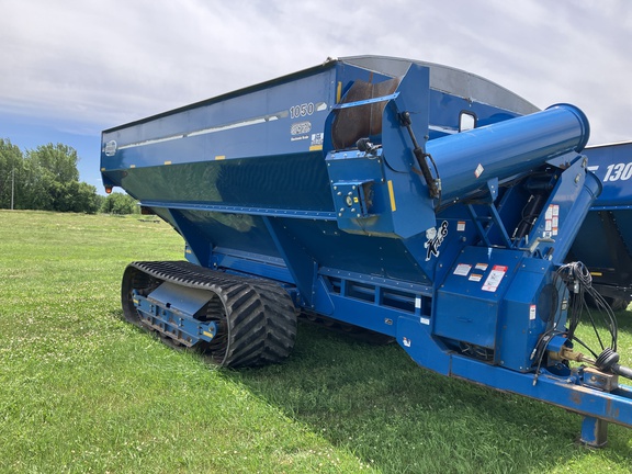 2010 Kinze 1050 Grain Cart