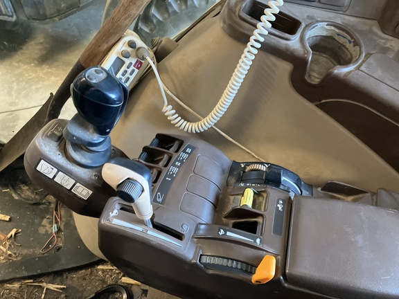 2006 John Deere 7520 Tractor