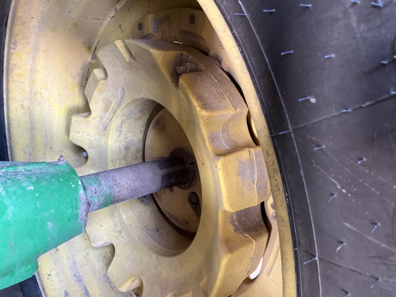 2006 John Deere 7520 Tractor