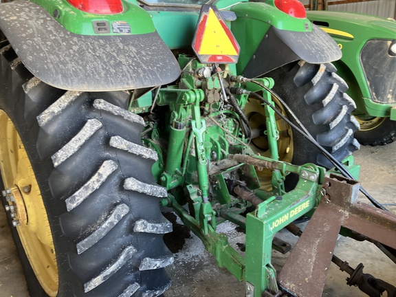 2006 John Deere 7520 Tractor