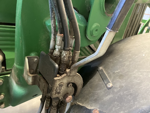 2006 John Deere 7520 Tractor