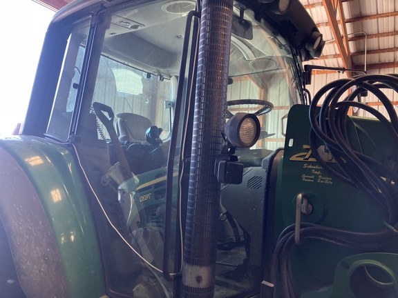 2006 John Deere 7520 Tractor