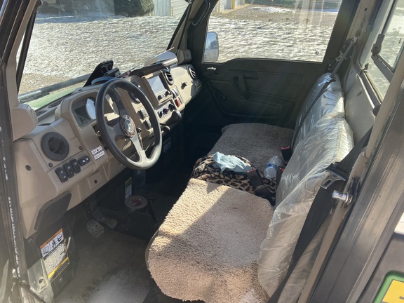 2023 John Deere XUV 835R ATV