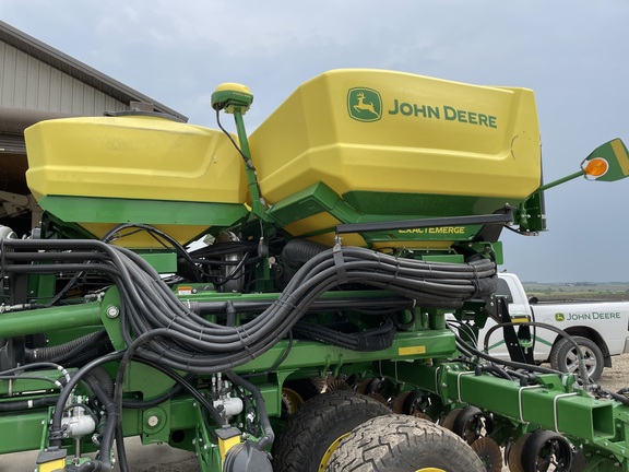 2023 John Deere DB120 Planter