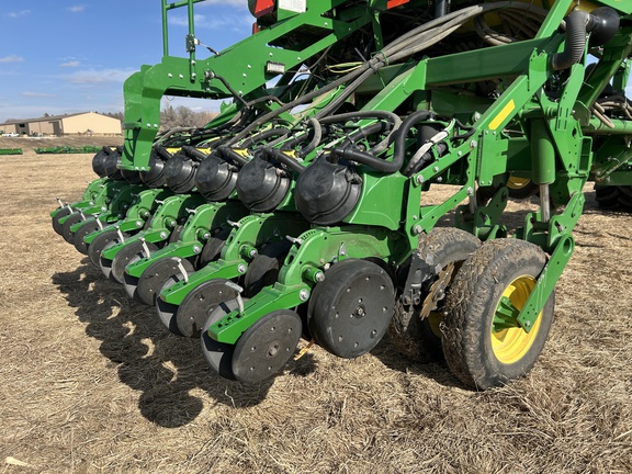 2016 John Deere 1795 Planter