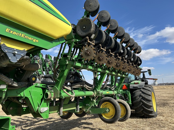 2016 John Deere 1795 Planter