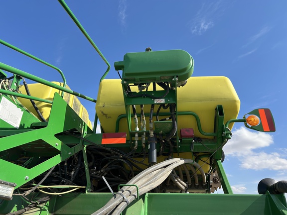 2016 John Deere 1795 Planter