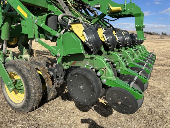 2016 John Deere 1795 Planter