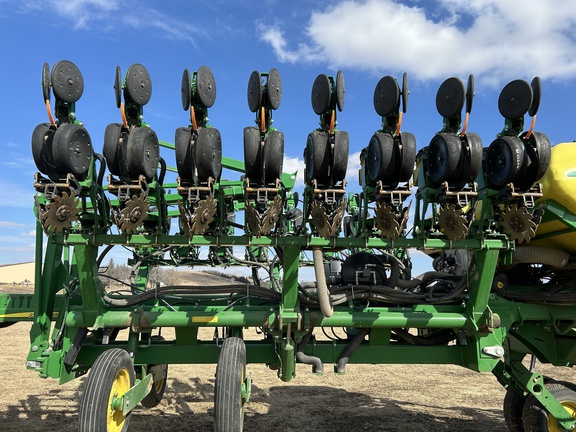 2016 John Deere 1795 Planter
