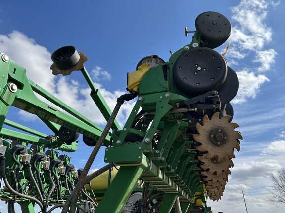 2016 John Deere 1795 Planter