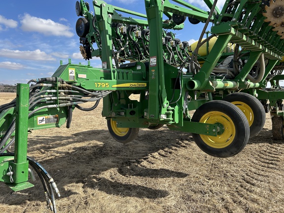 2016 John Deere 1795 Planter