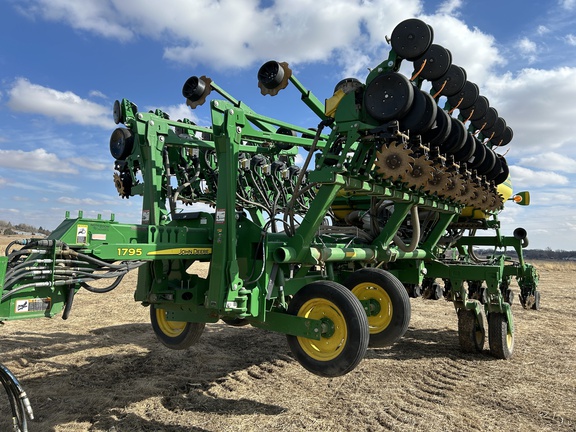 2016 John Deere 1795 Planter