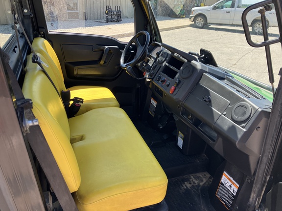 2019 John Deere XUV 835M ATV