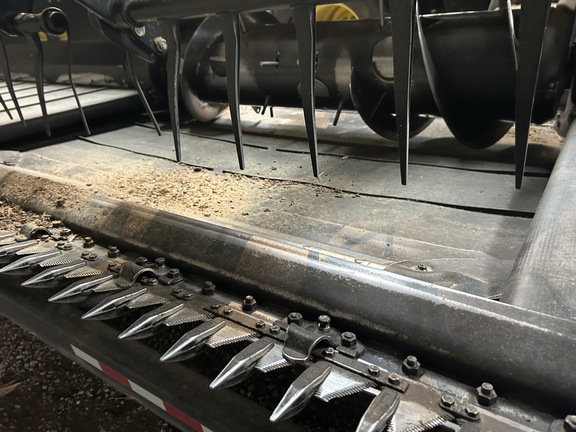 2014 MacDon FD75-S Header Combine