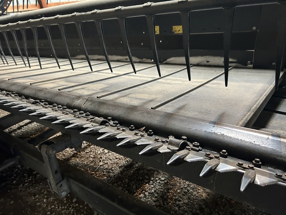 2014 MacDon FD75-S Header Combine