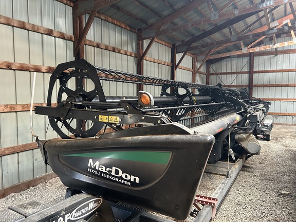 2014 MacDon FD75-S Header Combine