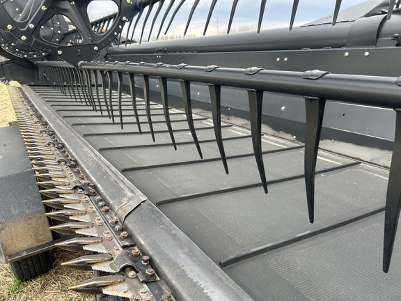 2014 MacDon FD75-S Header Combine