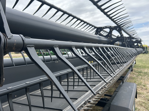 2014 MacDon FD75-S Header Combine