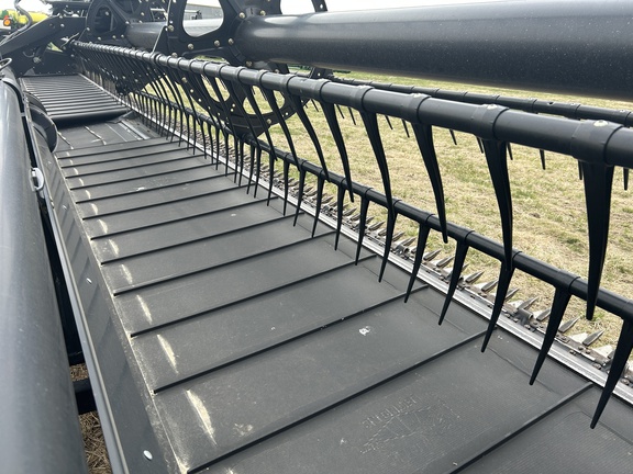 2014 MacDon FD75-S Header Combine