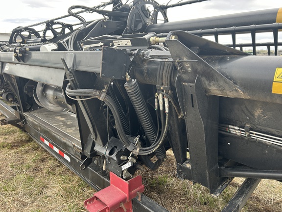 2014 MacDon FD75-S Header Combine