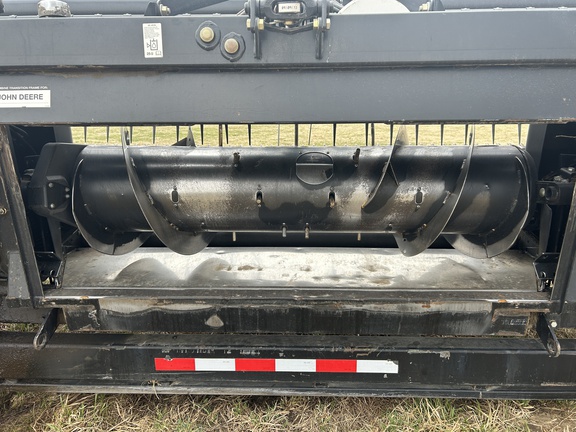 2014 MacDon FD75-S Header Combine