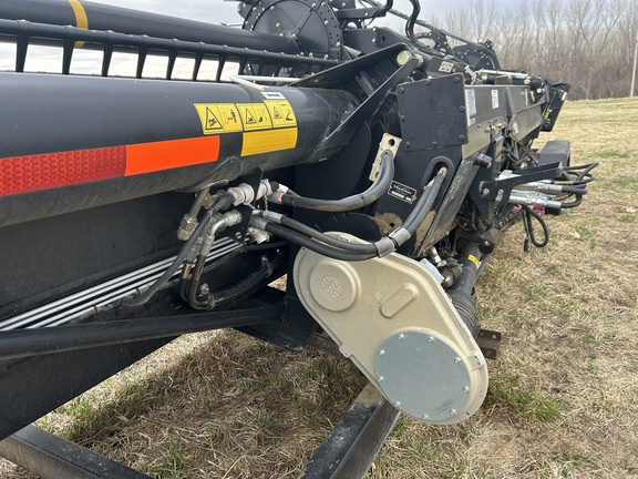 2014 MacDon FD75-S Header Combine