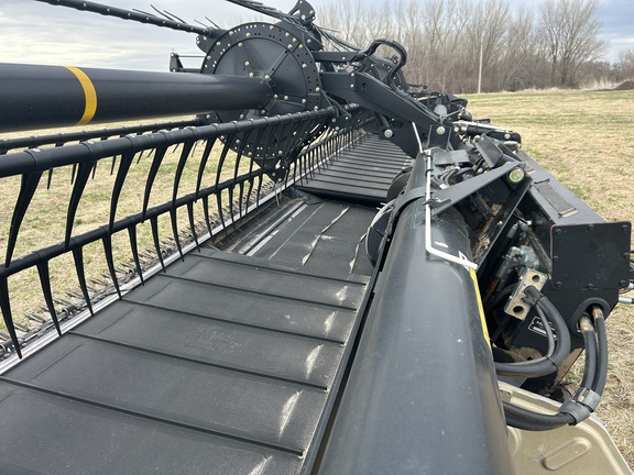 2014 MacDon FD75-S Header Combine