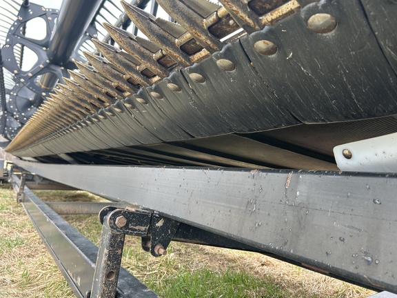 2014 MacDon FD75-S Header Combine