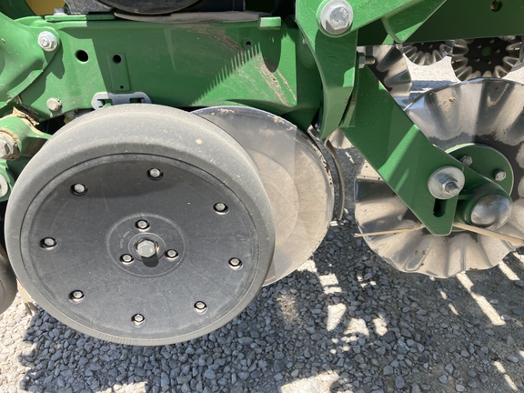 2023 John Deere 1775NT Planter