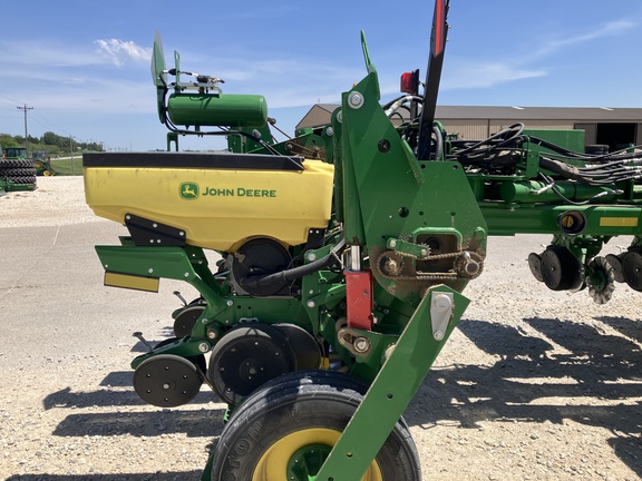 2023 John Deere 1775NT Planter