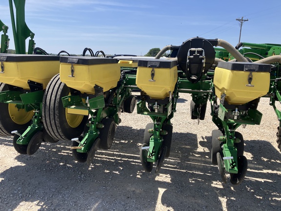 2023 John Deere 1775NT Planter