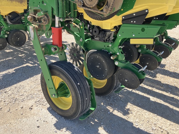 2023 John Deere 1775NT Planter