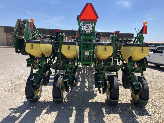 2023 John Deere 1775NT Planter