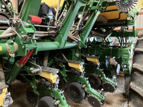 2021 John Deere 1795 Planter