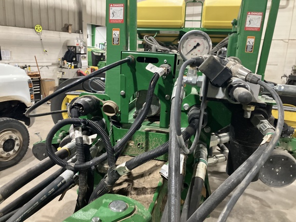 2022 John Deere 1775NT Planter