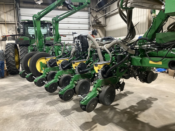 2022 John Deere 1775NT Planter