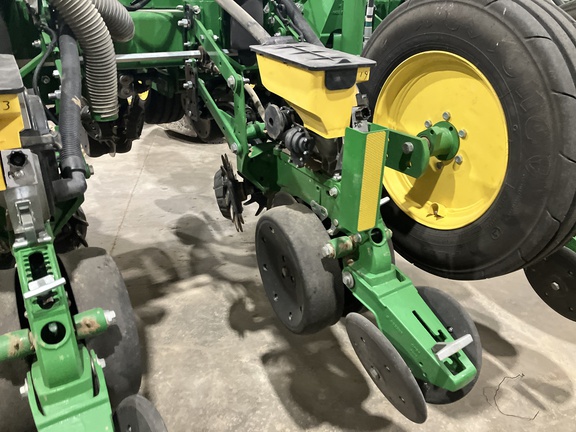 2022 John Deere 1775NT Planter