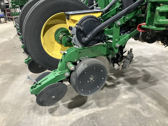 2022 John Deere 1775NT Planter