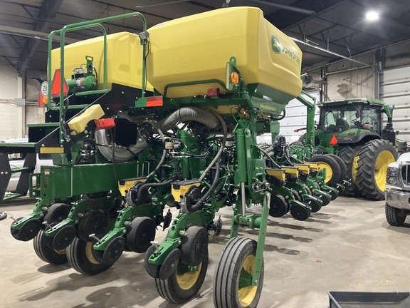 2022 John Deere 1775NT Planter
