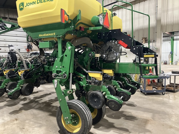 2022 John Deere 1775NT Planter