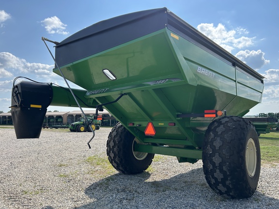 2012 Brent 1082 Grain Cart