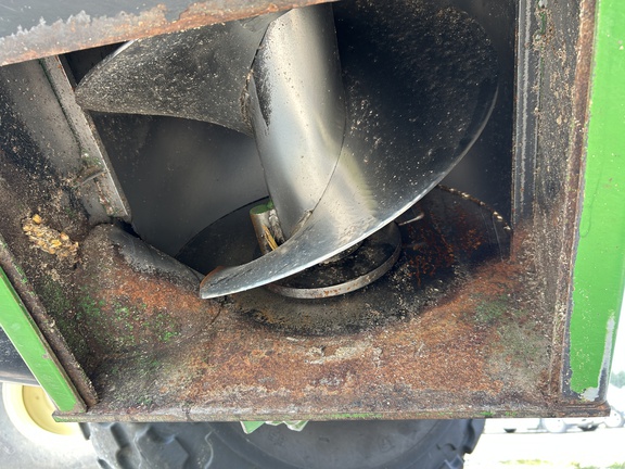 2012 Brent 1082 Grain Cart