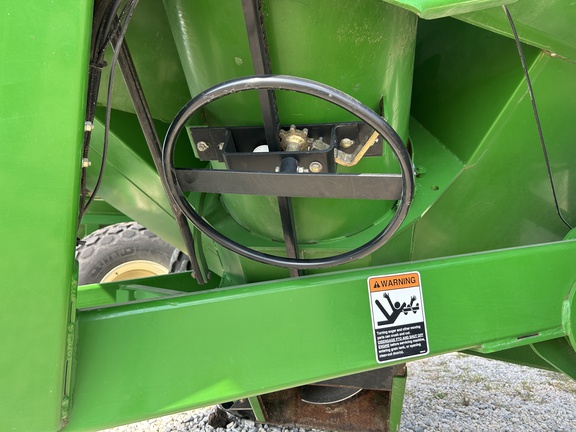 2012 Brent 1082 Grain Cart